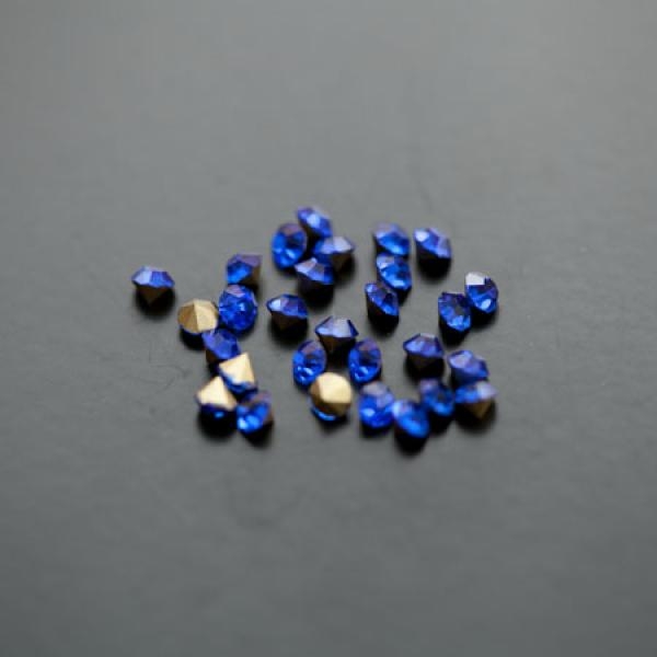 Strass en verre 3.5mm Bleu Saphire x 27pcs - Photo n°1