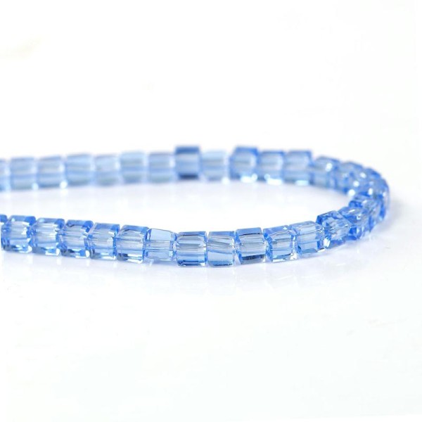 1 Enfilade de perles verre cubes 3mm bleu clair- création bijoux - S77675- - Photo n°1