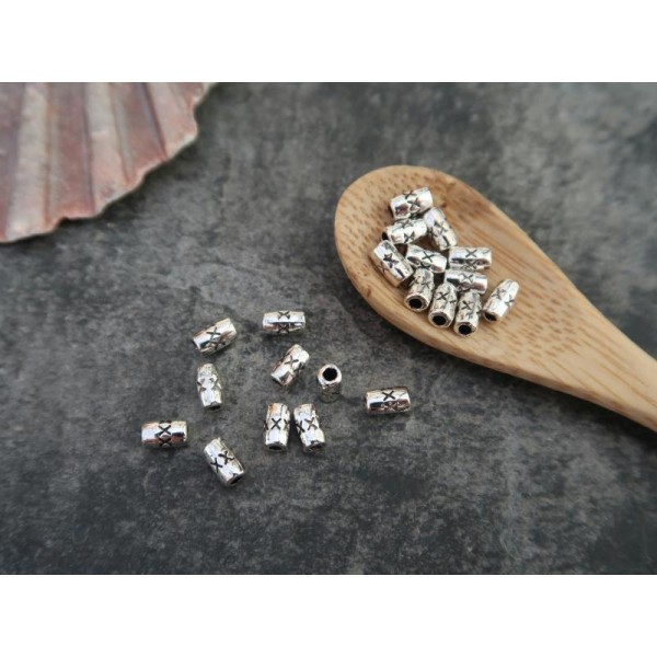 Perles intercalaires tubes grains de riz gravé croix en métal argenté, 5.5 x 3.5 mm, 20 pcs - Photo n°1