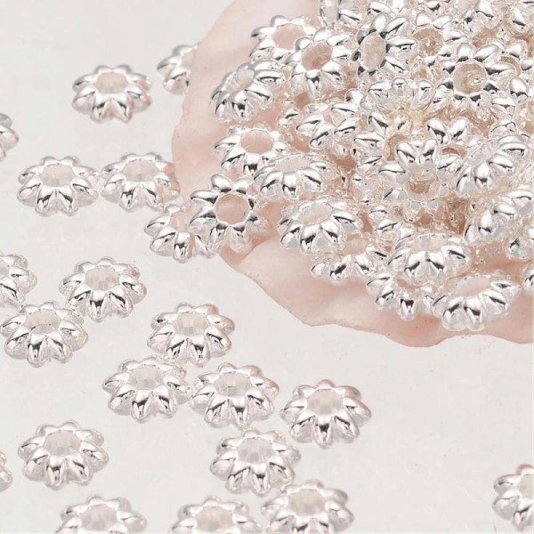 30 PERLES INTERCALAIRE METAL argente clair 5 mm forme fleur - creation perles - Photo n°1