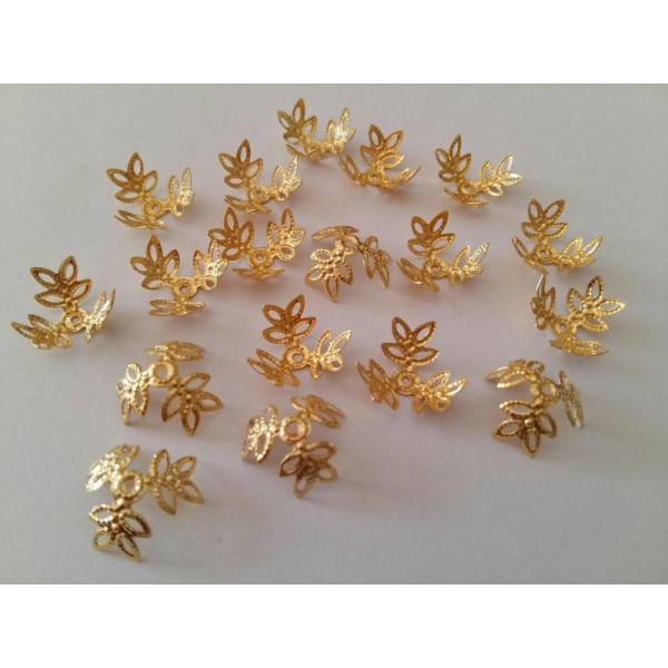 20 COUPELLES PERLE INTERCALAIRE metal dore 17 mm forme fleur - creation bijoux perles - Photo n°1