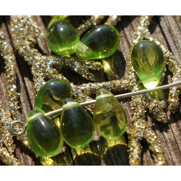 Clair Vert Olive en Verre tchèque en forme de Larme Perles de Bohème 9mm x 6mm 34pcs - Photo n°1