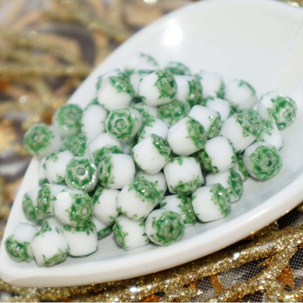 Blanc Vert Verre tchèque de la Cathédrale de Perles à Facettes Ronde de Noël Bohème 6mm 20pcs - Photo n°1