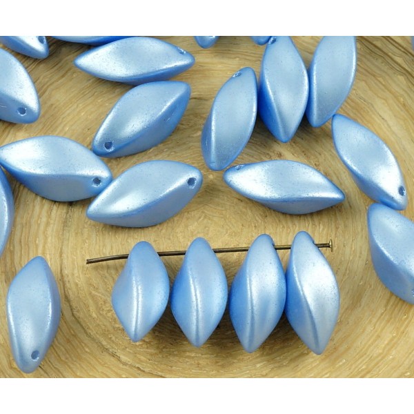 12pcs Pastel Perle de Lumière Bleu Saphir de Pétale de Fleur Torsadée Poignard Verre tchèque Perles - Photo n°1