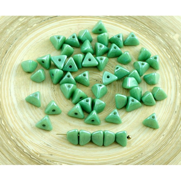 50pcs italien Vert Lustre Verre tchèque Grand Demi-Pincée Triangle Entretoise de Perles de 4 mm x 7m - Photo n°1