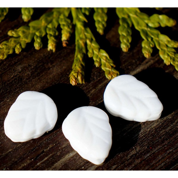 Verre Blanc Opaque Feuille de Perles tchèque Feuille de Perles de Feuille de Perles Exclusifs Sculpt - Photo n°1