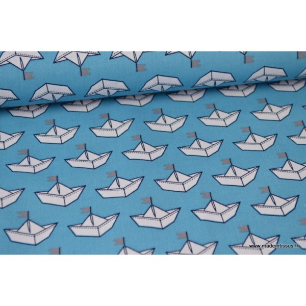 Tissu Popeline coton imprimé Bateaux en papier fond Bleu - Photo n°1