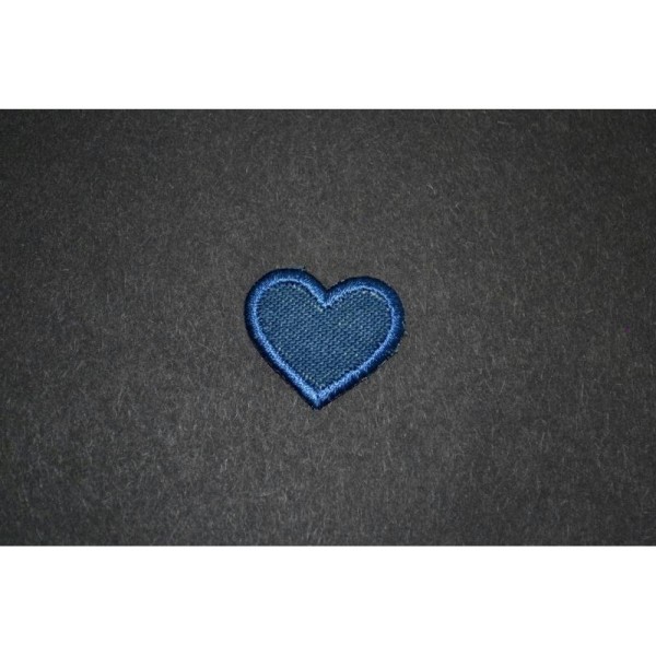 Application à  thermocoller petit coeur jeans bleu 2.5 cm x 2.5 cm - Photo n°1