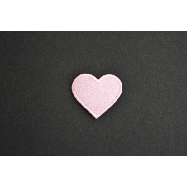 Application à  thermocoller petit coeur rose 2.5 cm x 2.5 cm - Photo n°1