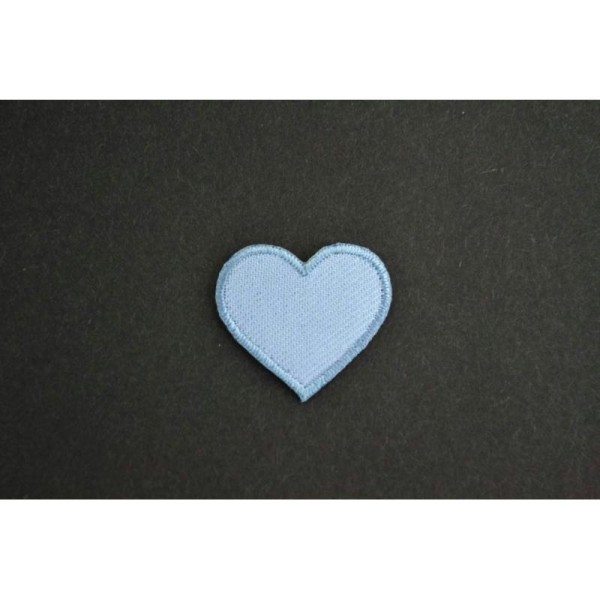 Application à  thermocoller petit coeur bleu ciel 2.5 cm x 2.5 cm - Photo n°1