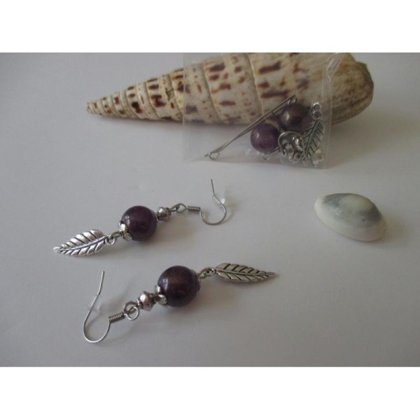 Kit de boucles d'oreilles perle violette brillante et plume argent mat - Photo n°1