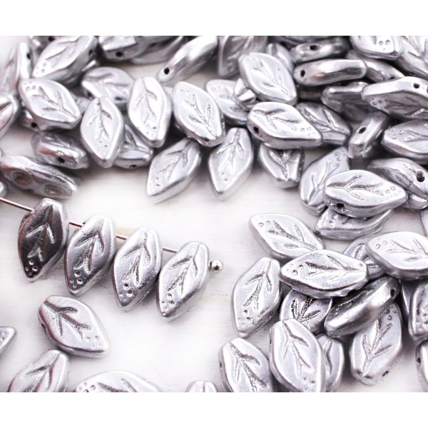 40pcs Mat Métallisé Aluminium Argent Plat de Feuilles Sculptées tchèque Perles de Verre de 10mm x 6m - Photo n°1