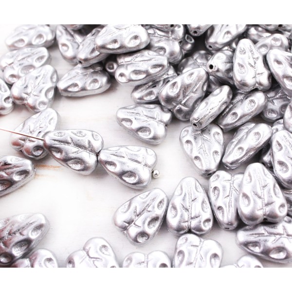 16pcs Mat Métallisé Aluminium Argent Plat de Feuilles Sculptées tchèque Perles de Verre 12mm x 7mm - Photo n°1