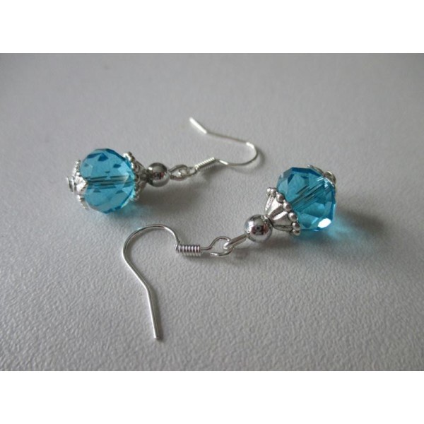 Kit boucles d'oreilles perle bleu et apprêt argenté - Photo n°1