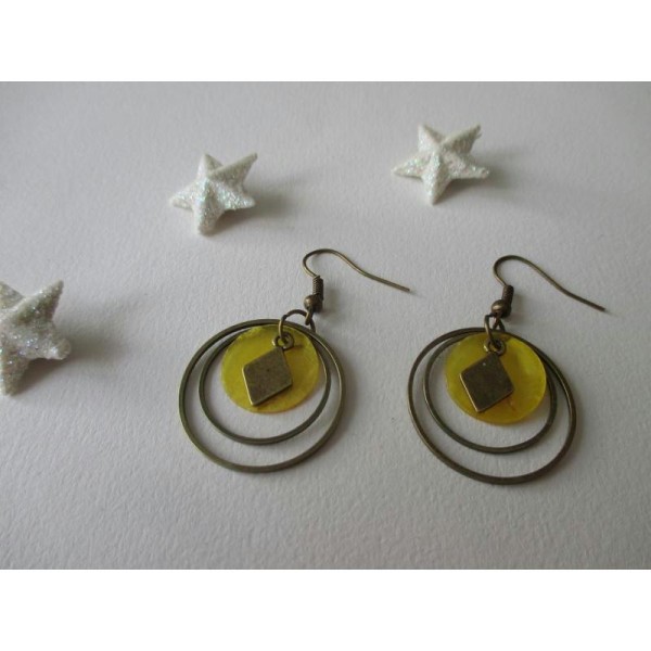 Kit boucles d'oreilles anneaux bronze et sequin jaune - Photo n°1