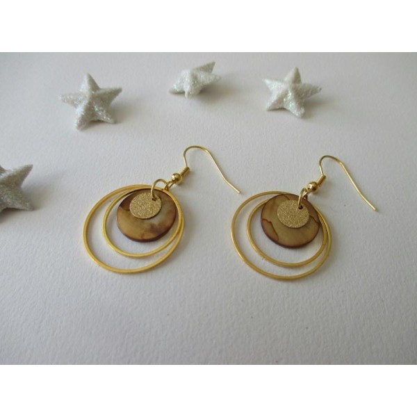 Kit boucles d'oreilles anneaux dorés et sequin marron - Photo n°1