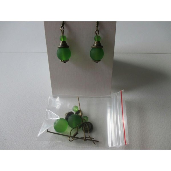 Kit boucles d'oreilles perles vertes et bronze - Photo n°2