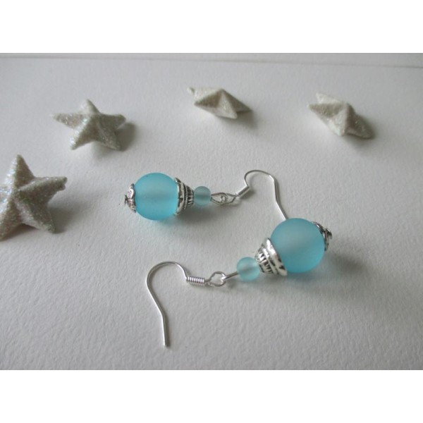 Kit boucles d'oreilles perles bleues givrées - Photo n°1