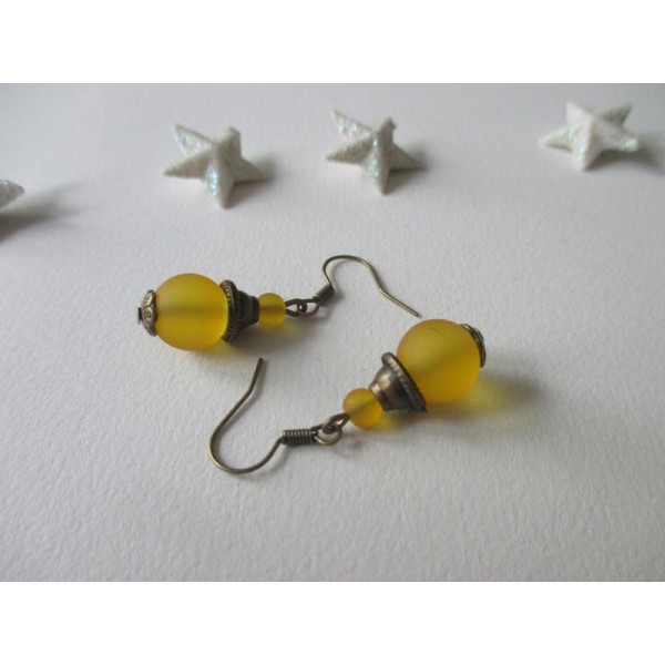 Kit boucles d'oreilles perles jaune orangé et apprêt bronze - Photo n°1