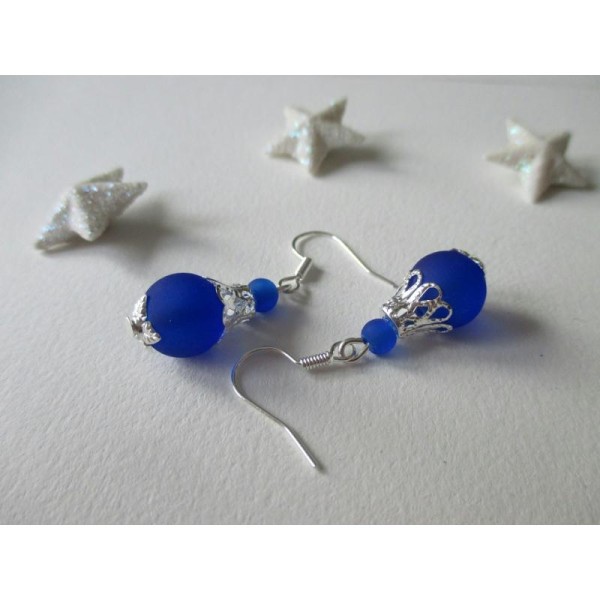 Kit boucles d'oreilles perles bleu nuit givrées - Photo n°1