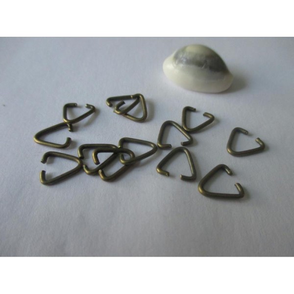 Lot de 30 anneaux triangle bronze 9 mm - Photo n°1