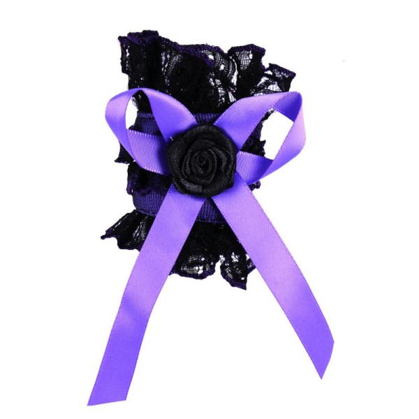 Bracelet noir et violet avec froufrous en dentelle, noeud et rose noire, gothique lolita - Photo n°1