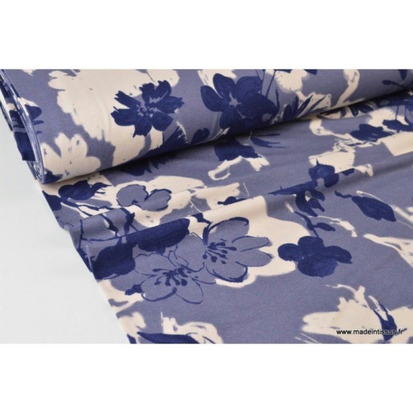 Tissu jersey Viscose imprimé fleurs bleu marine et écru - Photo n°1