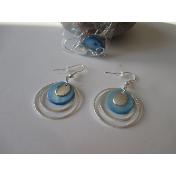 Kit boucles d'oreilles anneaux argentés et sequin nacre bleu jean - Photo n°1