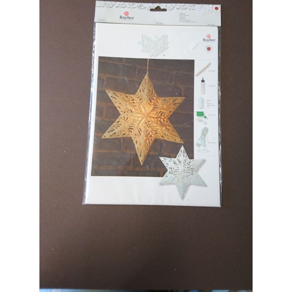 Papier prédécoupé pour créer une étoile - Photo n°1