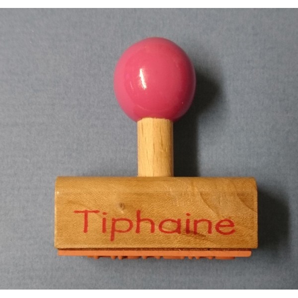 Tampon en bois prénom Tiphaine - Photo n°1