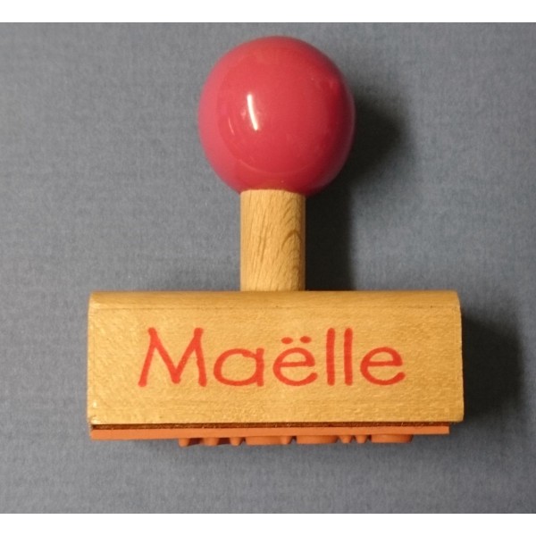 Tampon en bois prénom Maëlle - Photo n°2