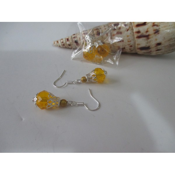Kit boucles d'oreilles perles jaunes et apprêt argenté - Photo n°1
