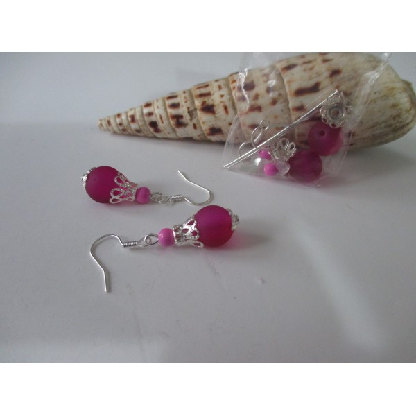 Kit boucles d'oreilles perles roses violettes et apprêts argentés - Photo n°1
