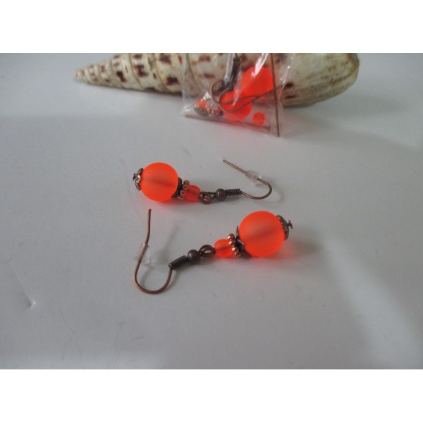 Kit boucles d'oreilles perles givrées orange et apprêt cuivre - Photo n°1