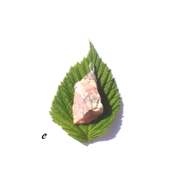 Opale Rose Pérou : Pendentif pierre brute 41 mm de hauteur x 19 mm (C) - Photo n°1