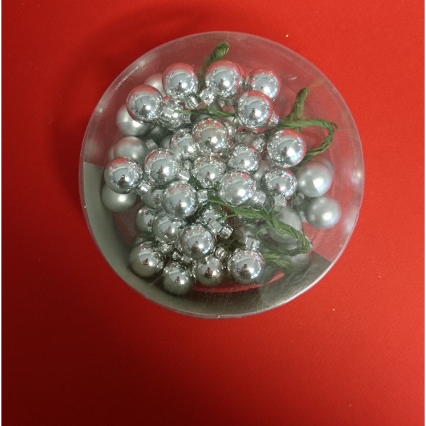 Petite boules de Noël de couleurs argent - Photo n°1
