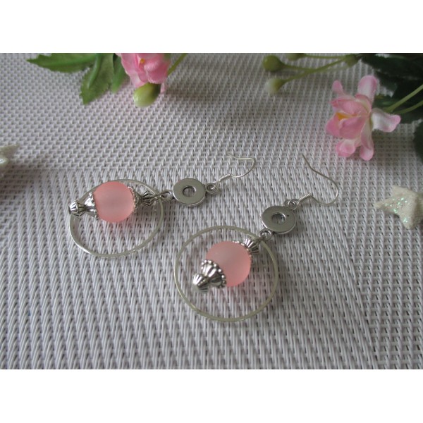 Kit boucles d'oreilles apprêts argent mat et perle en verre rose - Photo n°1