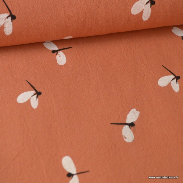 Tissu crêpe de coton imprimé Libellules fond Brique - Photo n°1
