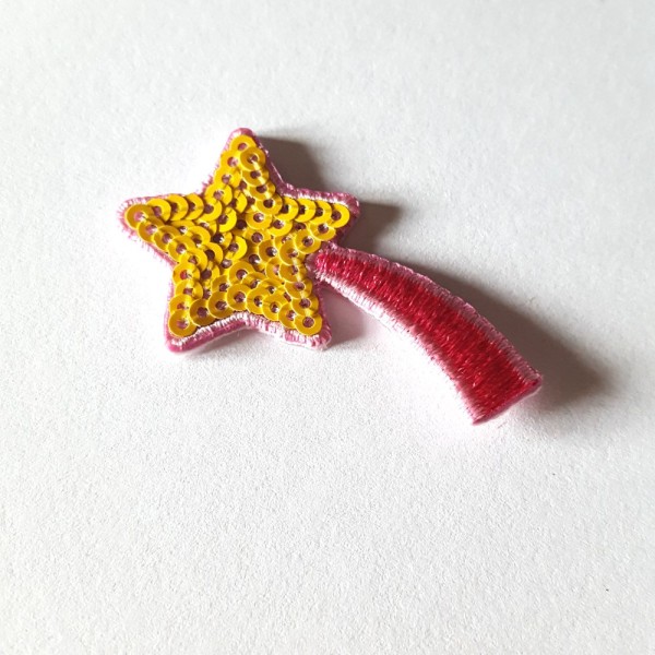 Thermocollant étoile filante - 49x27mm - ecusson à coudre - Photo n°1