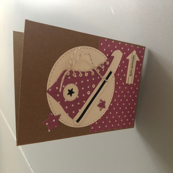 Kit scrapbooking carte d'anniversaire converse 10/15 cm DIY - Photo n°1