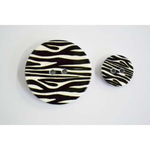 Bouton bois coco motif  zebré en noir et blanc 15mm - Photo n°1