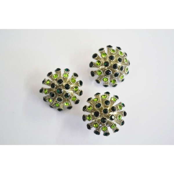 Bouton métal et strass vert façon fleur d'ail 25mm - Photo n°1