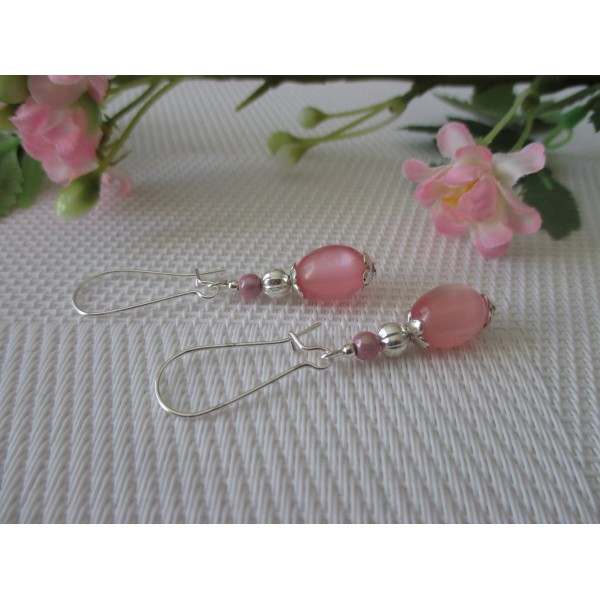 Kit boucles d'oreilles apprêts argentés et perle en verre ovale rose - Photo n°1