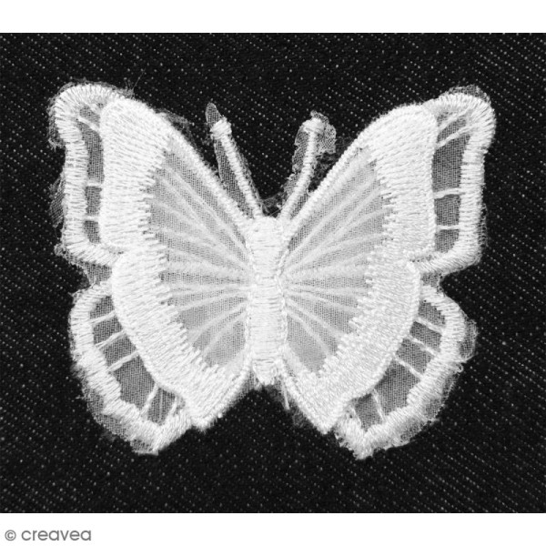 Motif thermocollant dentelle - Papillon - 7,5 x 8 cm - Photo n°2
