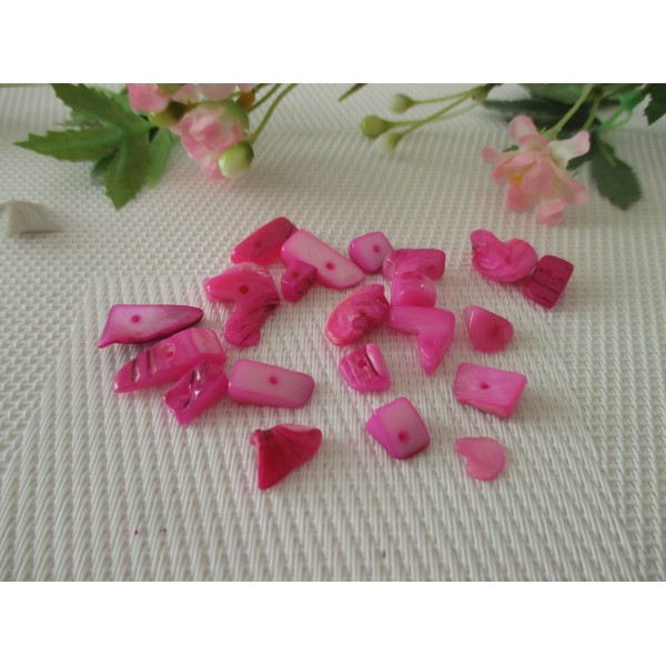 Lot de 30 gr de perles chips rose fuchsia - Photo n°1