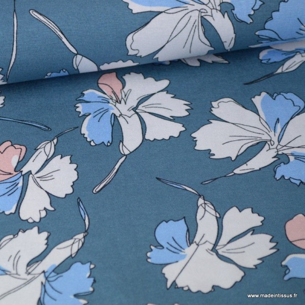 Tissu jersey Viscose imprimé fleurs roses et bleus fond bleu - Photo n°1