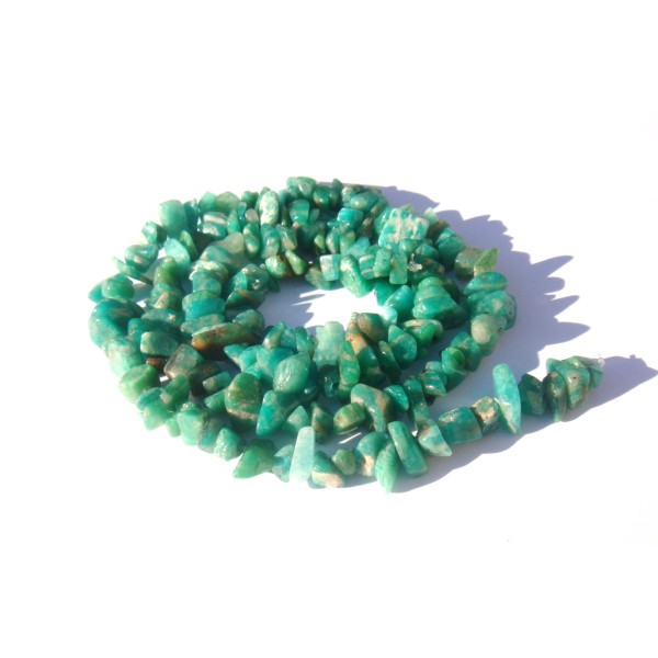 Amazonite de Russie : 50 perles chips 6/9 MM de diamètre - Photo n°1