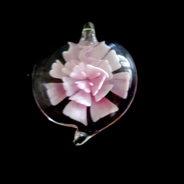 Pendentif goutte coeur en verre , transparent et rose , 37x30mm - S - Photo n°1