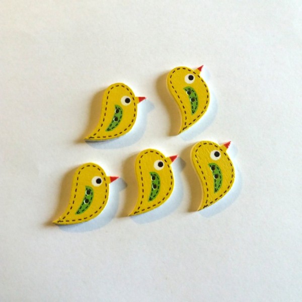 5 Boutons bois oiseaux jaune – 22x22mm - Photo n°1