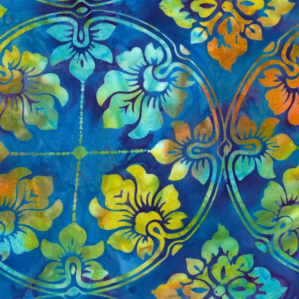 Tissu Batik couronne de fleurs fond bleu - Photo n°1